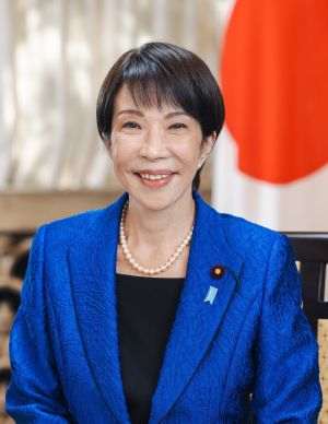Sursă foto: Wikipedia/Sanae Takaichi